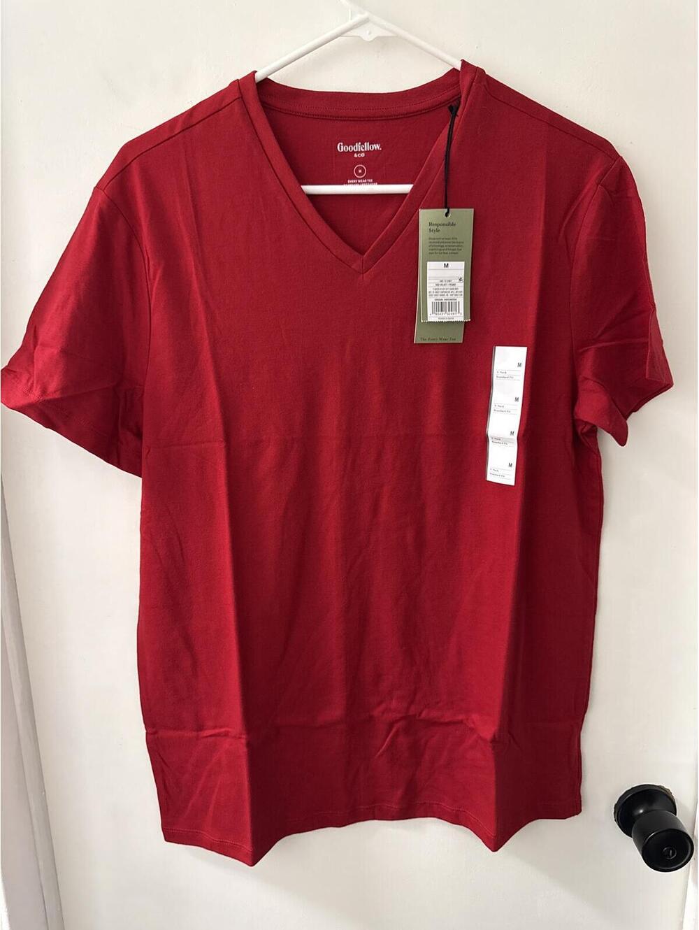 Goodfellow & Co Red V-Neck Short Sleeve T-Shirt Men’s Size M New With Tags